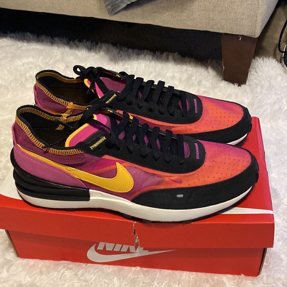 Nike Waffle One, Size 10 - Picture 3 of 5